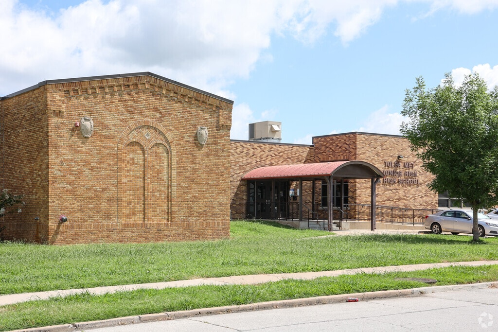 Tulsa MET Senior High School is part of the Tulsa Public School system.