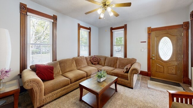 602 D St, La Porte, IN 46350 - photo 2