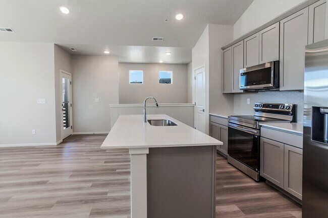 RainDance - Condos unit 8, Windsor, CO 80550 - photo 5