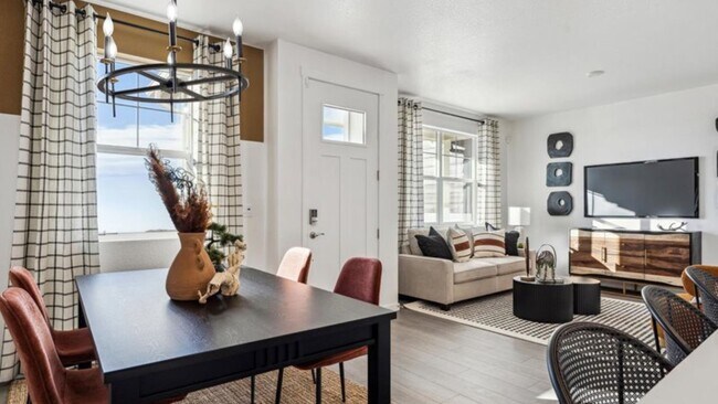 948 Andrews Crest Dr, Berthoud, CO 80513 - photo 3