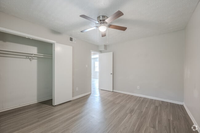 2BR, 1BA - 770SF - Bedroom 1