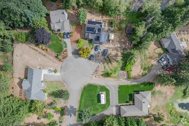 Large lot sizes are more common in the Fort William Symington area.