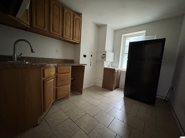 221 Martin Luther King jr Dr unit 3, Jersey City, NJ 07305 - photo 2