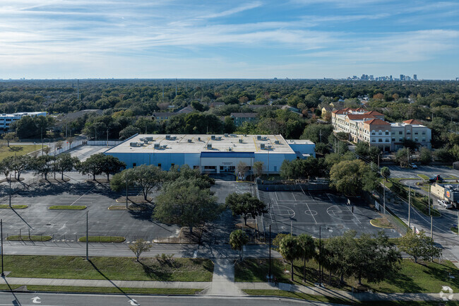 Acceleration East High School is just minutes away from beautiful Downtown Orlando.