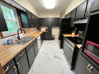 4943 NE Gladstone Ave, Kansas City, MO 64119