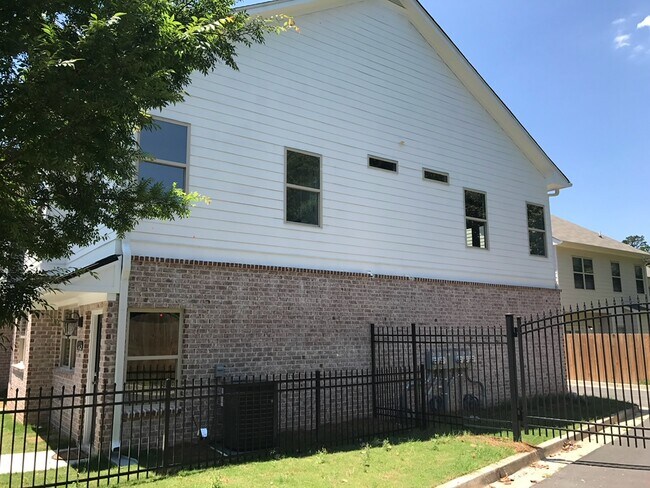 2042 Bolton Rd NW, Atlanta, GA 30318 - photo 3