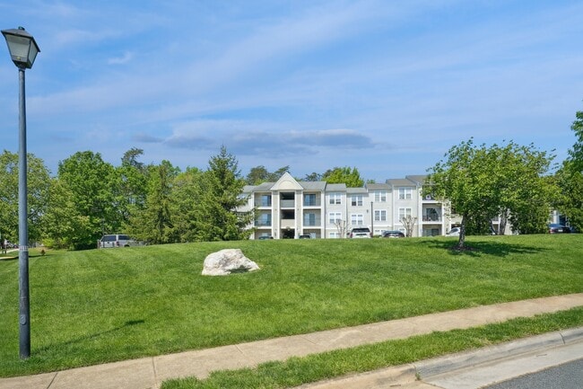 Glen Ridge Commons Apartments, Woodbridge, VA 22193 - photo 2