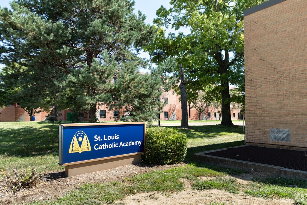 St. Louis Catholic Academy
aligns with Missouri state standards.