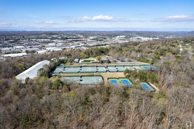 Knoxville Racquet Club is the largest tennis, swim, and fitness facility in East Tennessee.