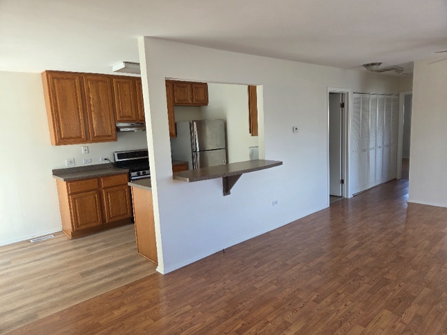 724 Whitesail Dr, Schaumburg, IL 60194 - photo 5