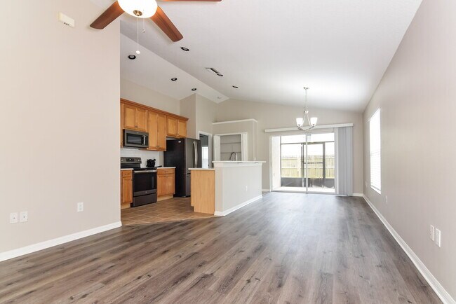 11710 Mango Cross Ct, Seffner, FL 33584 - photo 5