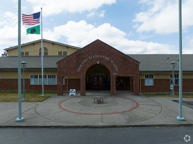 The front entrance to Midland Elementary School.