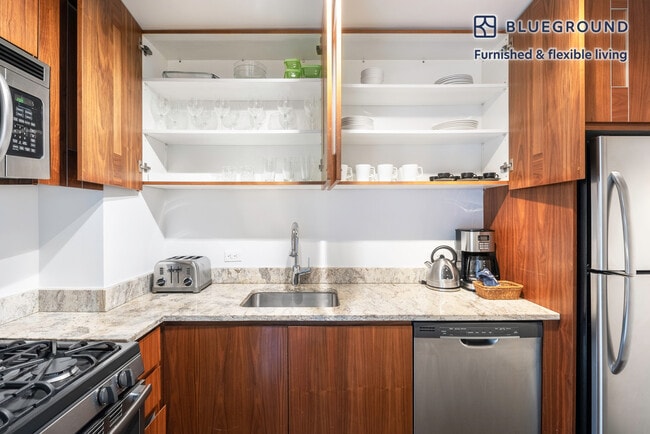 200 E 82nd St unit FL16-ID502, New York, NY 10028 - photo 7