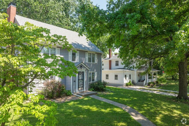 The Heart of Independence neighborhood has colonial-style homes of many types.