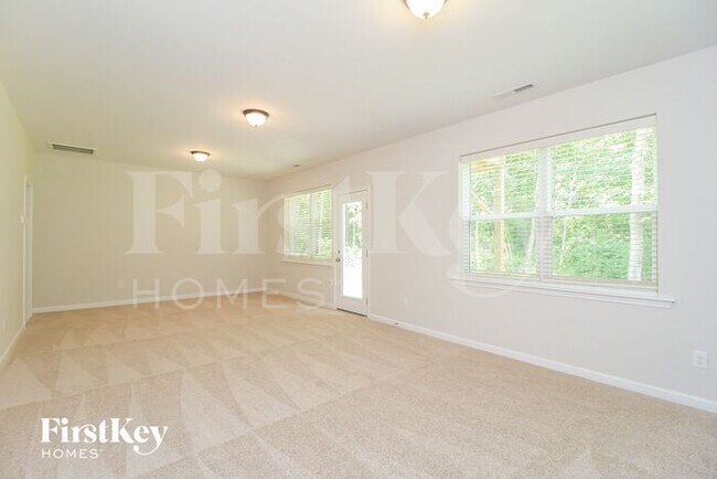 2604 Dallas Dr, Winston-Salem, NC 27107 - photo 7