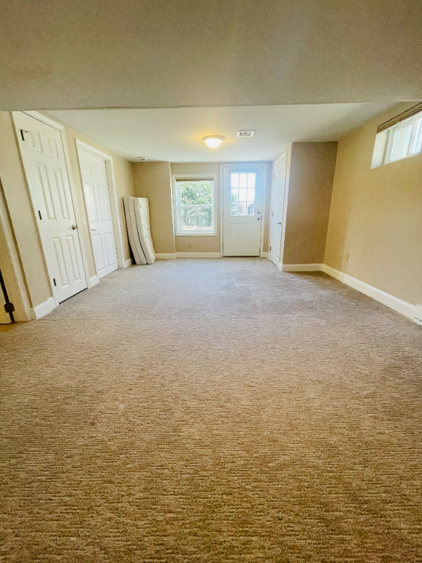 128 Forest Dr, Wethersfield, CT 06109
