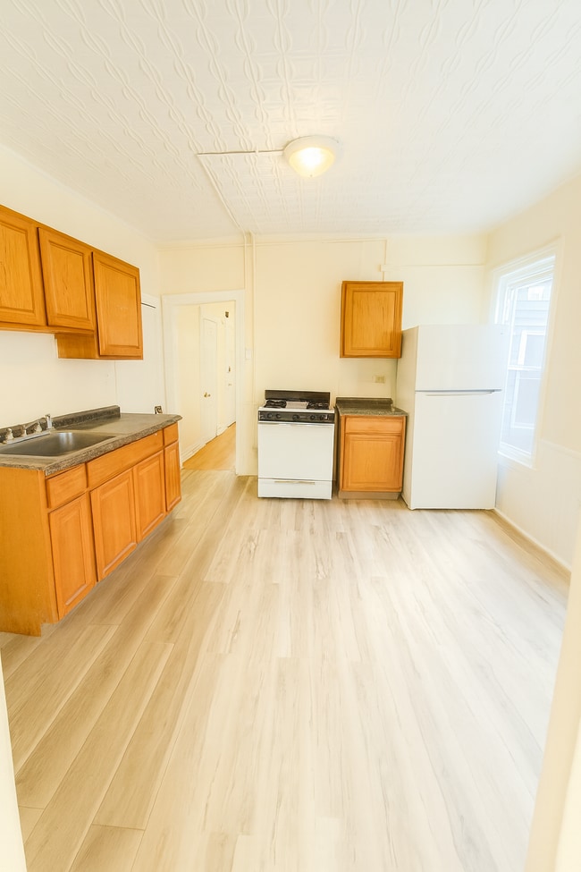 107 2nd Ave unit 2R, Troy, NY 12180 - photo 2