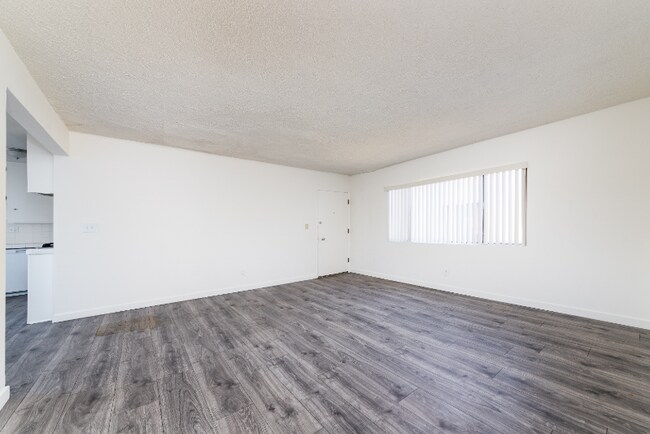 410 W Regent St unit 9, Inglewood, CA 90301 - photo 6