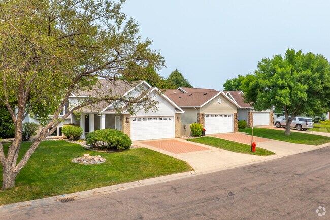 Prairiewood is home to a mix of families, professionals, and retirees.