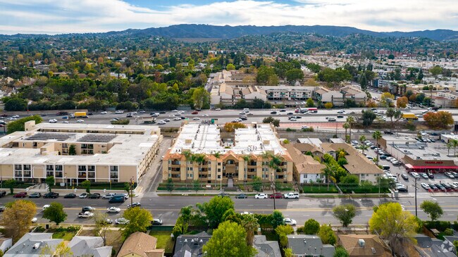 Encino Palms Apartments, Encino, CA 91316 - photo 6