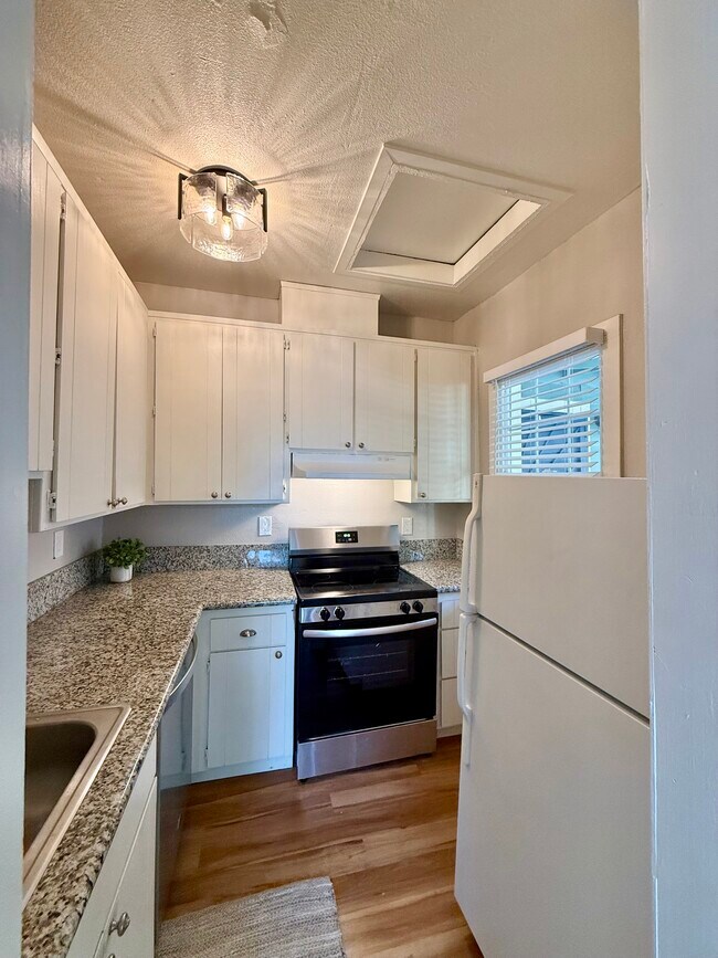 517 13th St unit C, Sacramento, CA 95814 - photo 5