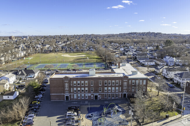 Montclair Elementary School: Nurturing young minds in the community.