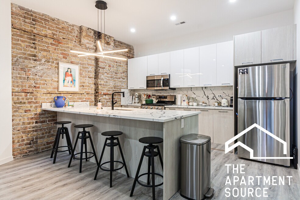 2745 W Division St unit 2, Chicago, IL 60622 - photo 1