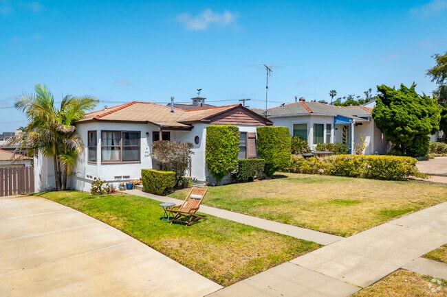 A look at smaller homes with detached garages in Point Loma Heights.