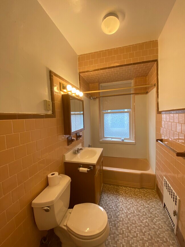 1821 Beacon St unit 1, Brookline, MA 02445 - photo 4