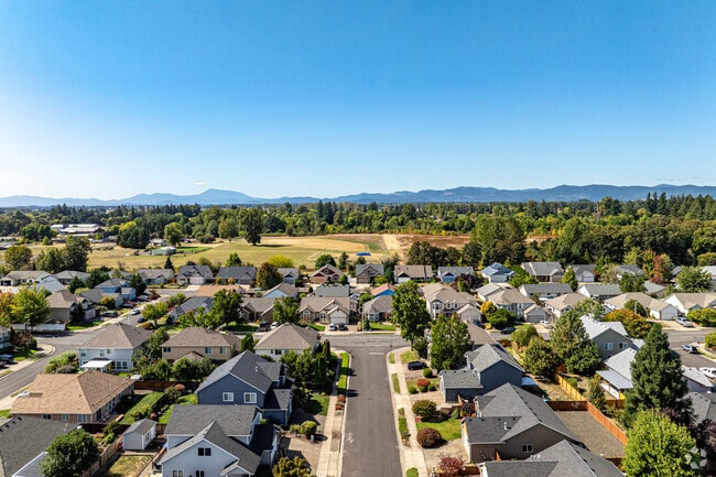 Similar to the majority of Western Oregon, Albany's weather is considered to be mild.