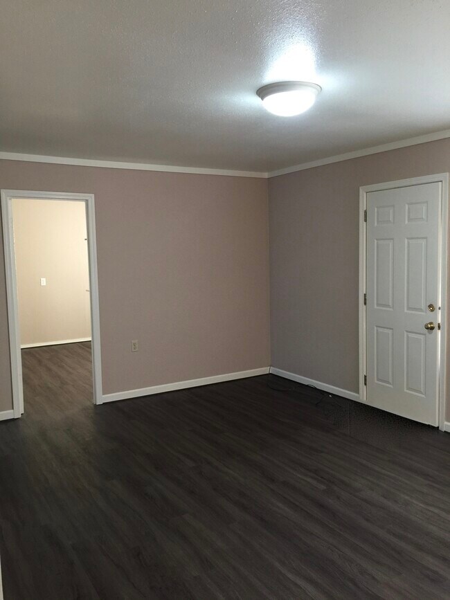 68 S 5th St, Creswell, OR 97426 - photo 5