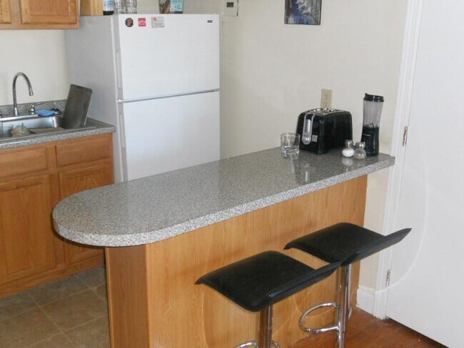 1118 Commonwealth Ave unit 6A, Allston, MA 02134 - photo 4