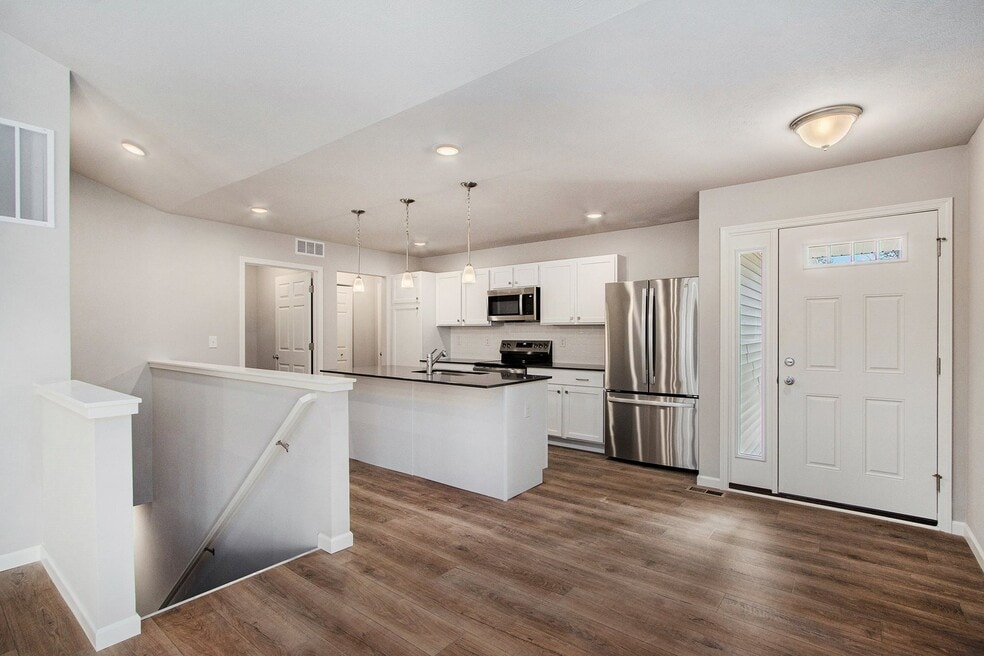 518 Mckinley, Three Rivers, MI 49093 - photo 1