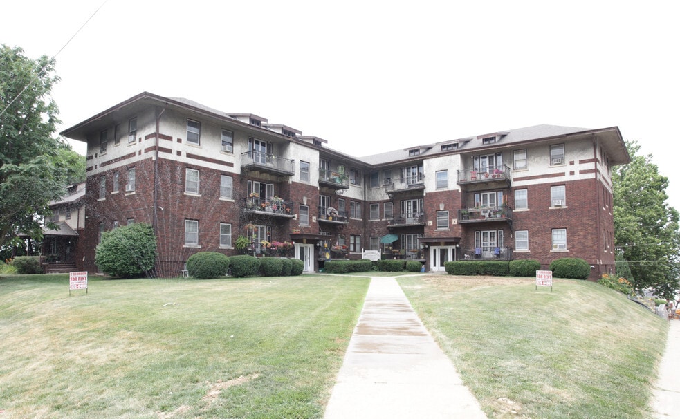Knickerbocker Apartments, Omaha, NE 68105 - photo 1