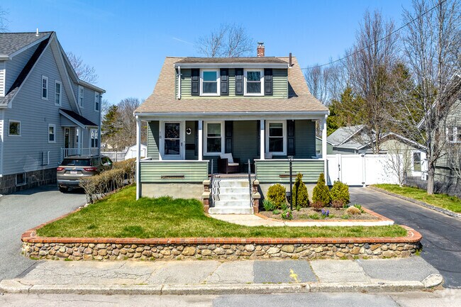 Craftsman Home In Weymouth Landing