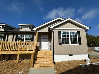 1692 Walton St Unit B, Dalton, GA 30721