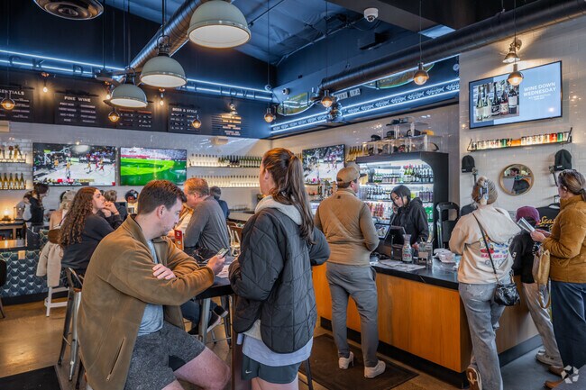 Seasurf Fish Co is a popular spot for Beacon Hill residents, for fresh seafood dishes and lobster rolls.