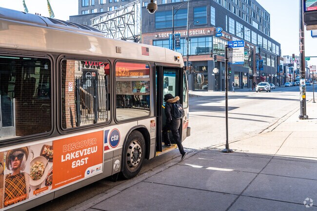 There are several CTA bus stops in the Wrigleyville neighborhood.