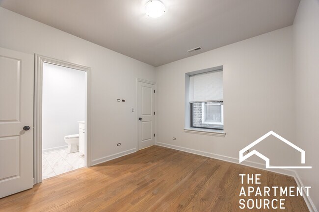 3708 N Sawyer Ave unit 4W, Chicago, IL 60618 - photo 6