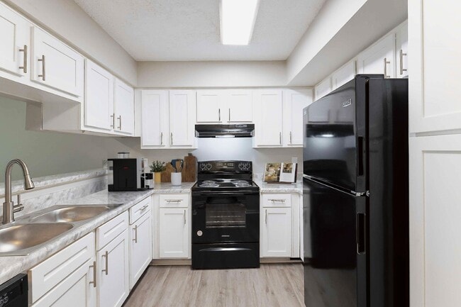 Summer Tree Apartments, Dothan, AL 36301 - photo 4