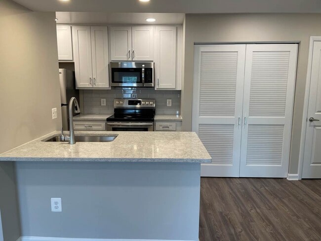 Clarys Crossing, Columbia, MD 21044 - photo 2