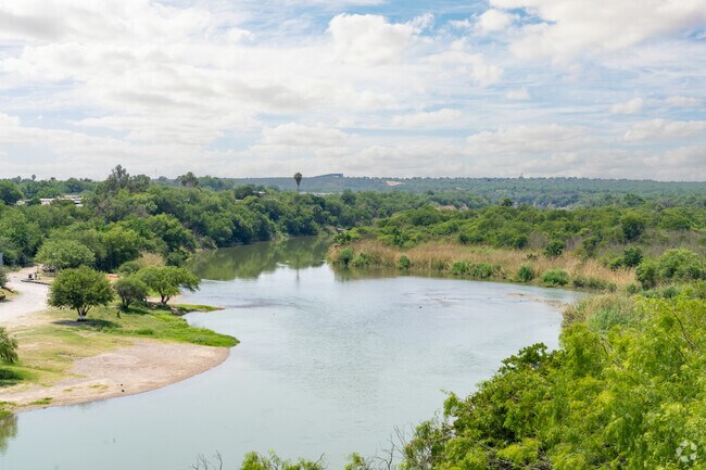 The Rio Grande River is the natural landmark separating the USA and Mexico.