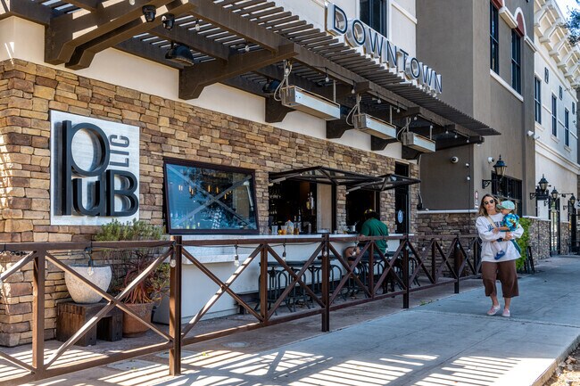 Downtown Public near Los Alamos Hills serves craft beer and cocktails in a lively gastropub.
