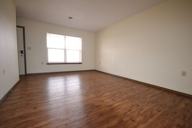 503 Broad St unit 7, Greenfield, MO 65661 - photo 6