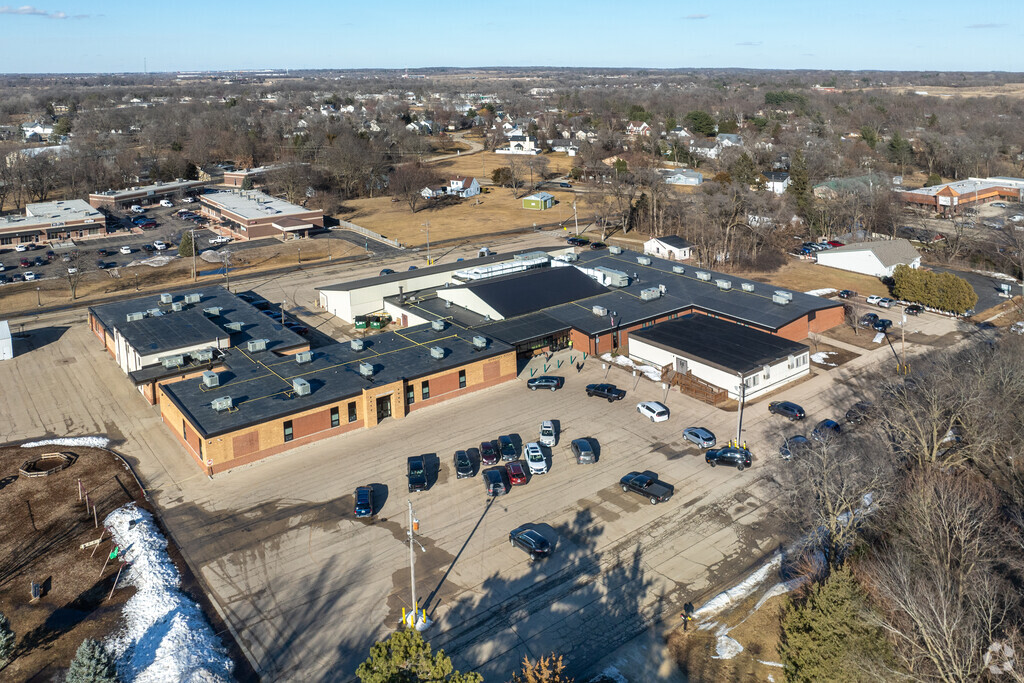 Kinnikinnick School is a public elementary school located in Roscoe, Illinois.