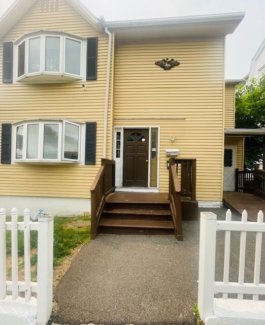 33 Howard St Unit 2, Waterbury, CT 06705