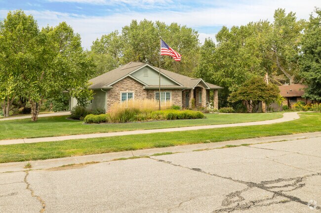 One story villas in Crown Pointe sell from $550K to $600K.