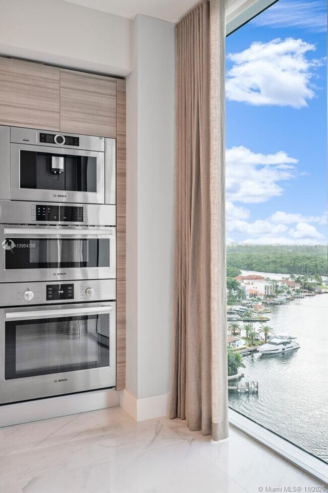 Parque Towers at St. Tropez unit 1501, Sunny Isles Beach, FL 33160 - photo 4