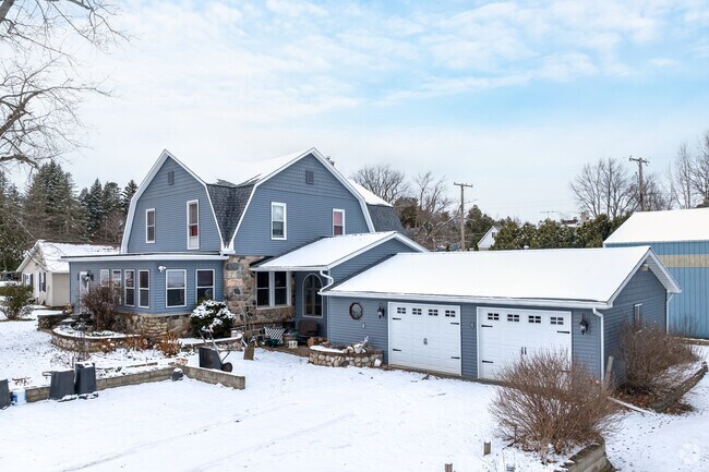 Residents of Arcadia take great pride in maintaining their historic homes.