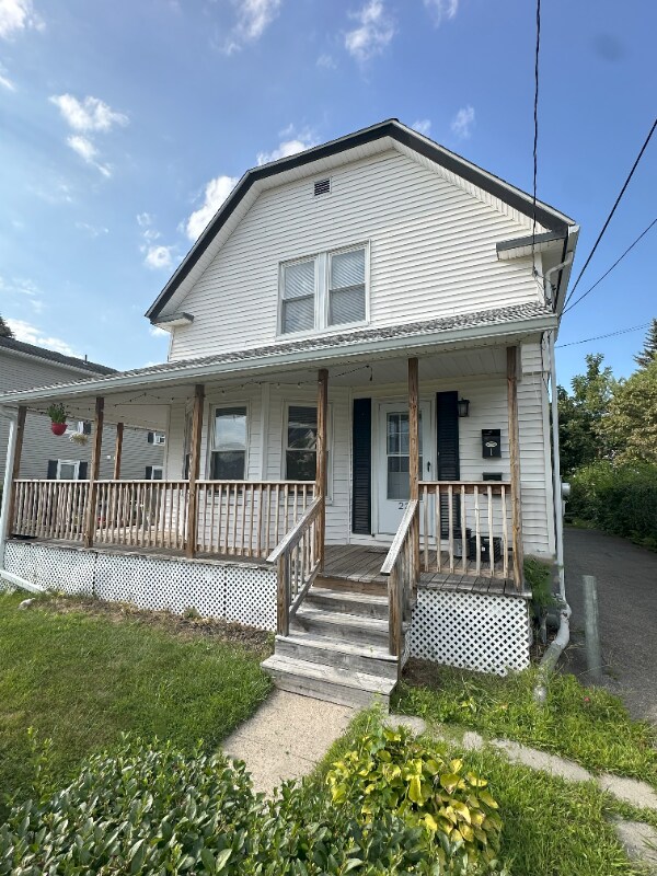 23 Airlie St Unit 2, Worcester, MA 01606